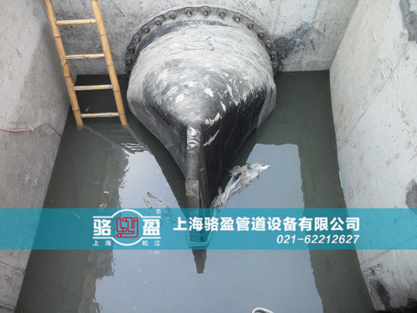 四川省自貢市富順縣法蘭式<a href=http://www.zjkbhl.com/ target=_blank class=infotextkey><a href=http://www.zjkbhl.com target=_blank class=infotextkey>鴨嘴閥</a></a>安裝現場